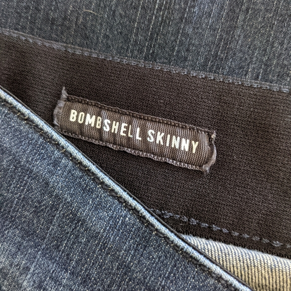 Torrid Bombshell Skinny Jeans Size 16T - Picture 3 of 6